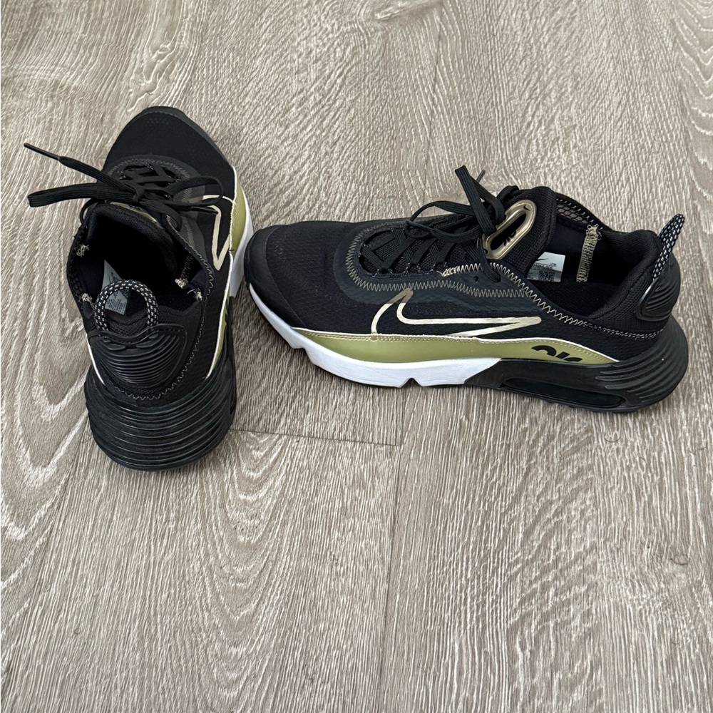 Nike Black and Gold Sneakers